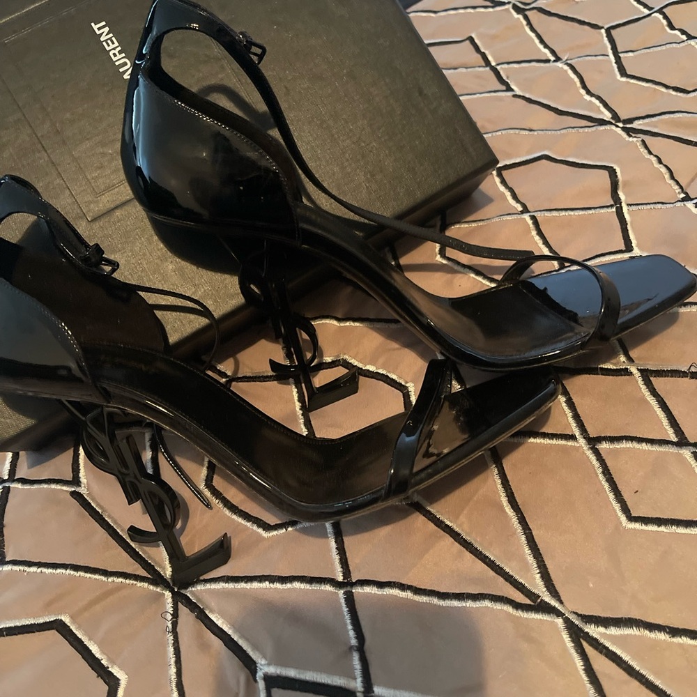 Saint Laurent Glossy Black Heels